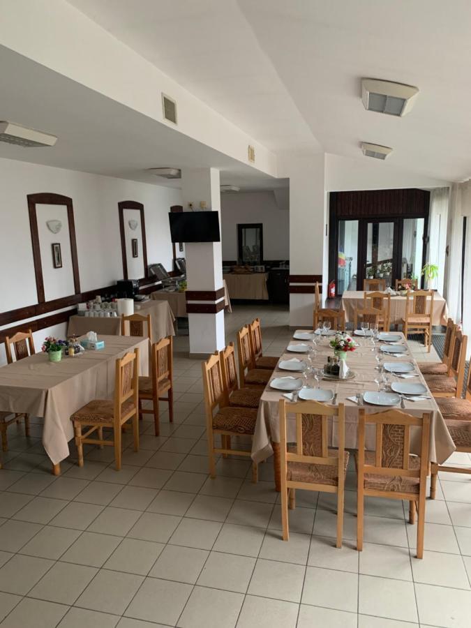 No Comment Rustic Hotel Curtea De Arges Exterior photo