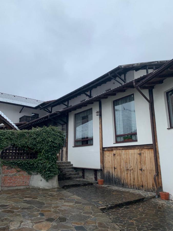 No Comment Rustic Hotel Curtea De Arges Exterior photo