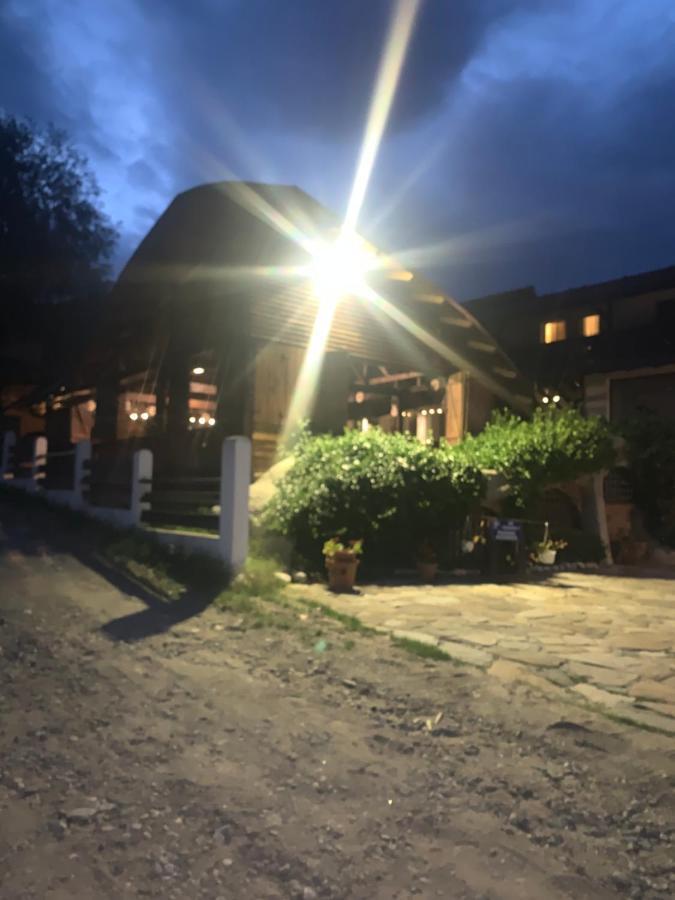 No Comment Rustic Curtea De Arges Exterior photo