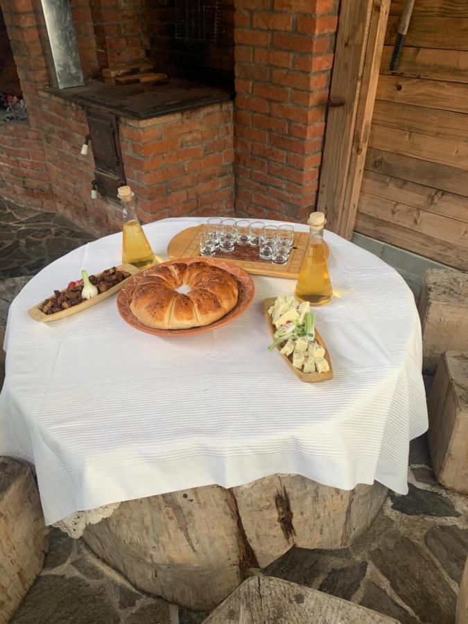 No Comment Rustic Hotel Curtea De Arges Exterior photo