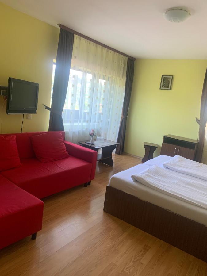 No Comment Rustic Hotel Curtea De Arges Exterior photo
